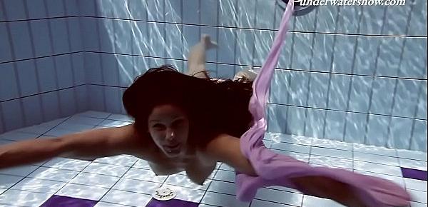  Paulinka underwater swimming babe
